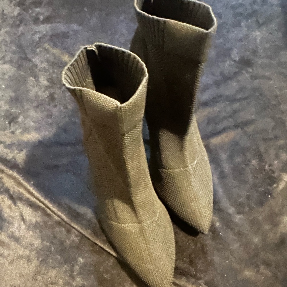 Black Stillleto Boots Size 8